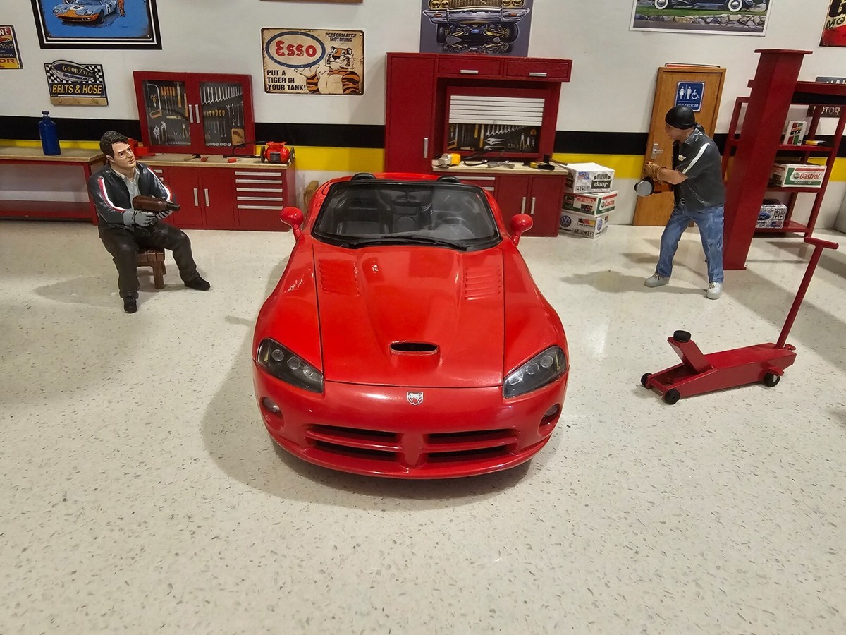 1/18 オートアート Autoart ダッジワイパー SRT10 Amazon.co.jp: オートアート 118 ダッジ バイパー SRT-10 レッド