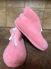 WOMEN/S PINK COZY PLUSH SLIPPERS-SIZE: MEDIUM 6.5-7.5 