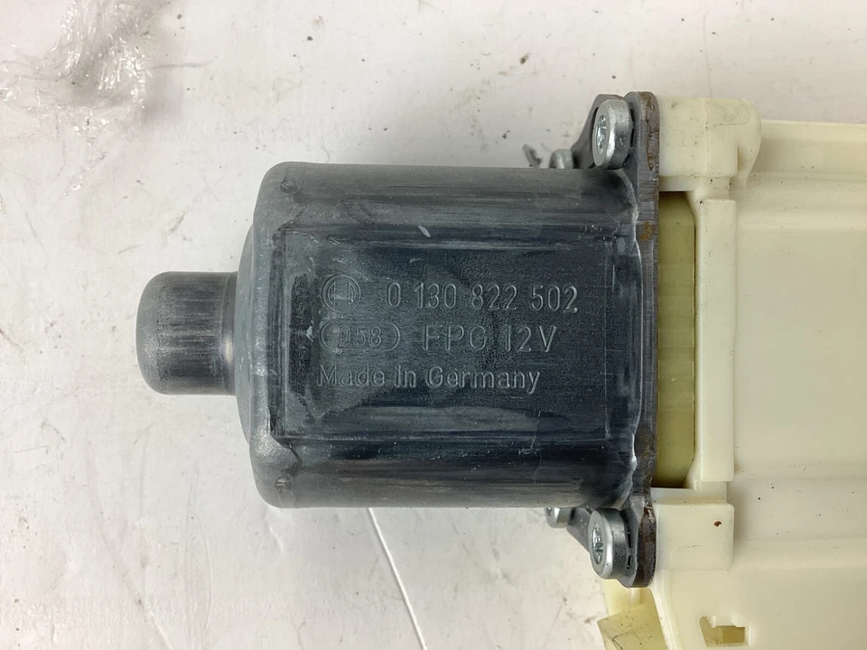 Motor regulador ventana delantera derecha Mercedes-Benz C300 2008-2014 A2048200242 OEM Foto 2 de 4