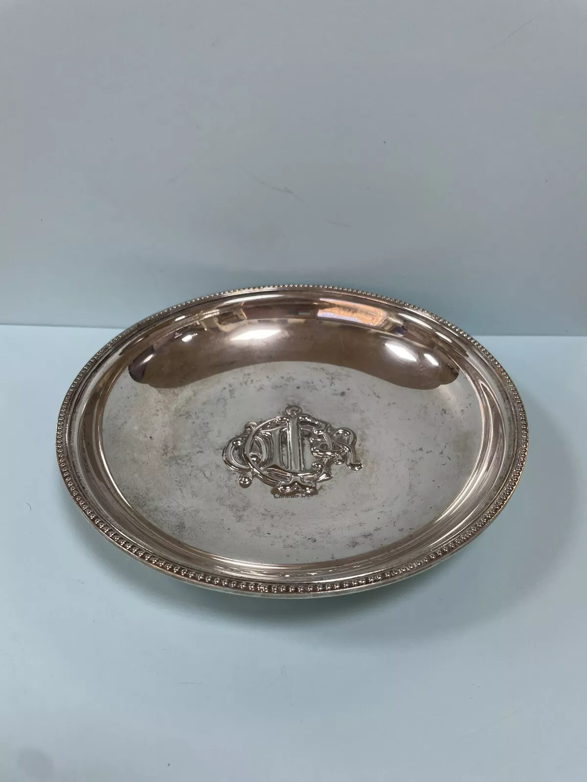 Rare plaque décorative ronde Christian Dior France plaquée argent R