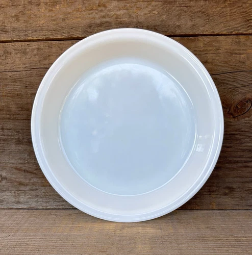 Vintage PYREX #209 23cm White Milk Glass Pie Plate Baking Serving Dish