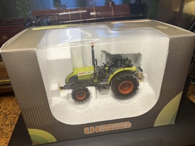 Universal Hobbies Farm # 2614U CLAAS NECTIS 257F Traktor Modell Trekka Trattore
