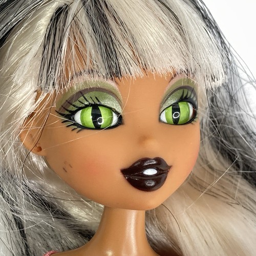 Bratz Bratzillaz Glam Gets Wicked Sashabella Paws Doll No Hat No Cape - Picture 10 of 12