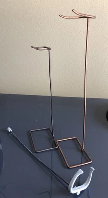 2 Vintage Barbie/Skipper,, Puppenständer, Minimalistisch aus Draht“Original 60er - Bild 1 von 3