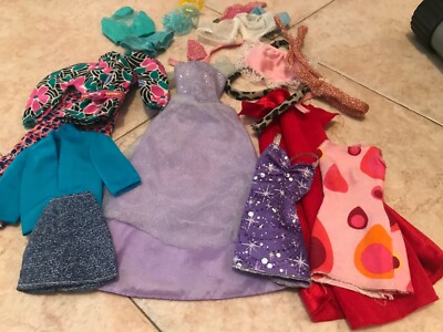 Lotto Vestiti Barbie e cloni usati