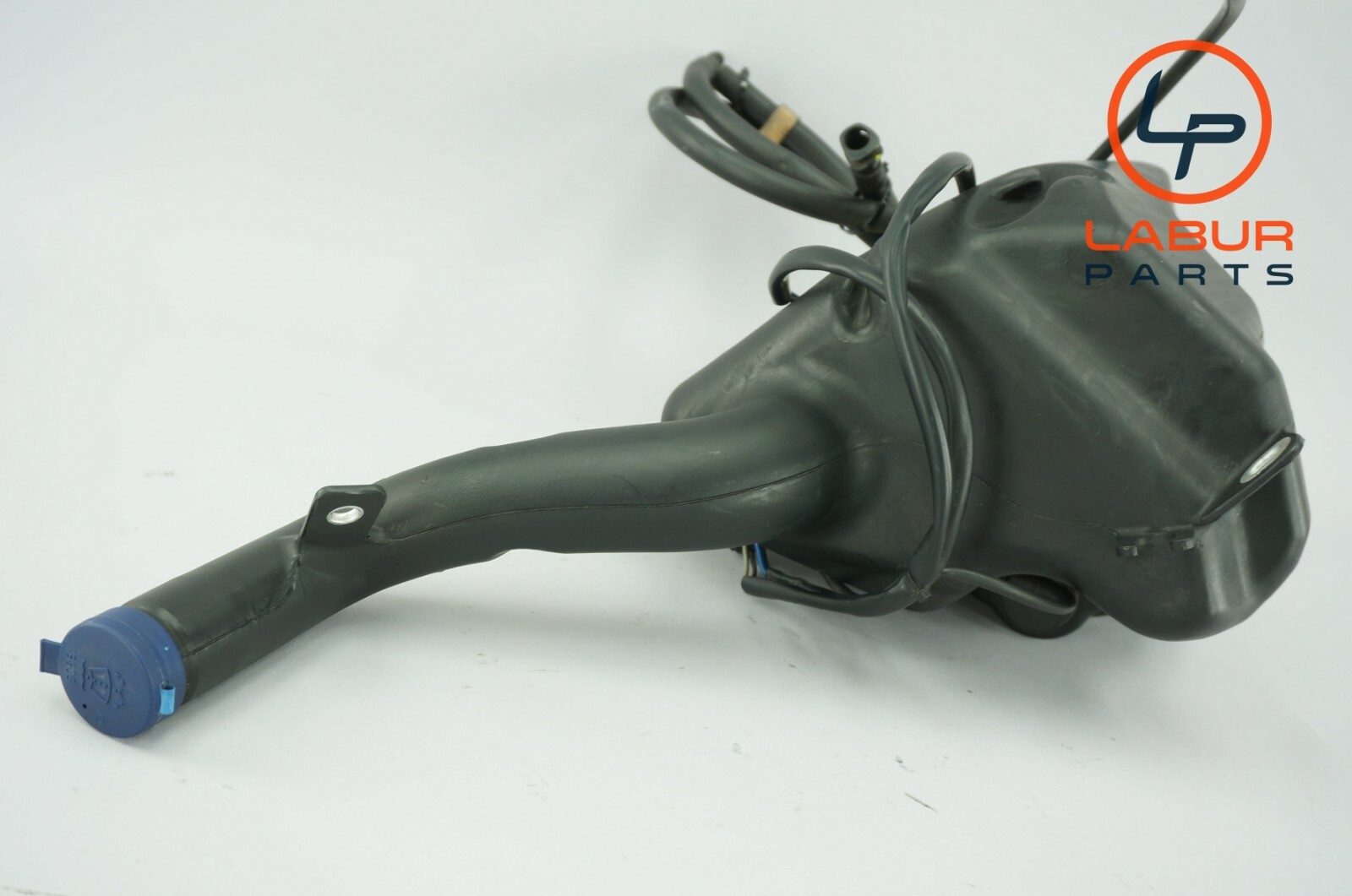 M139 03-08 Maserati Quattroporte Windshield Washer Fluid Reservoir Tank Z2167