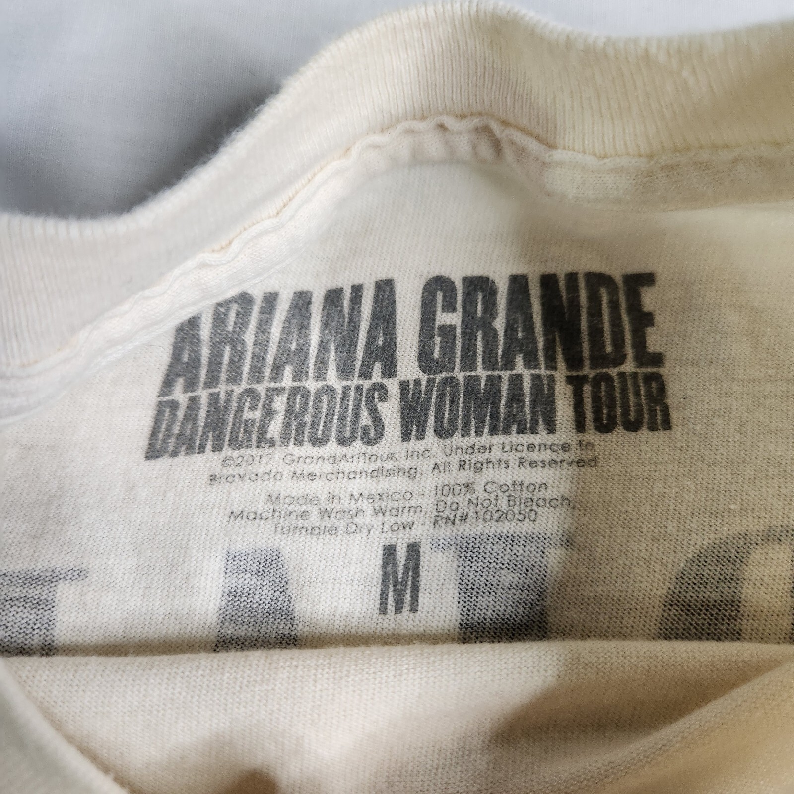 Ariana Grande Dangerous Woman Tour Sz Med T-Shirt Band Music RARE 2017 image 4