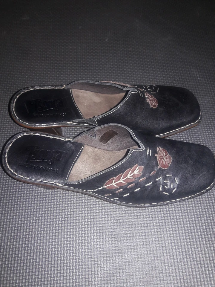 Zapatos de Tacón TSONGA Cuero Negro Mules 2" Talla 6 Todo Cuero Superior Foto 2 de 4