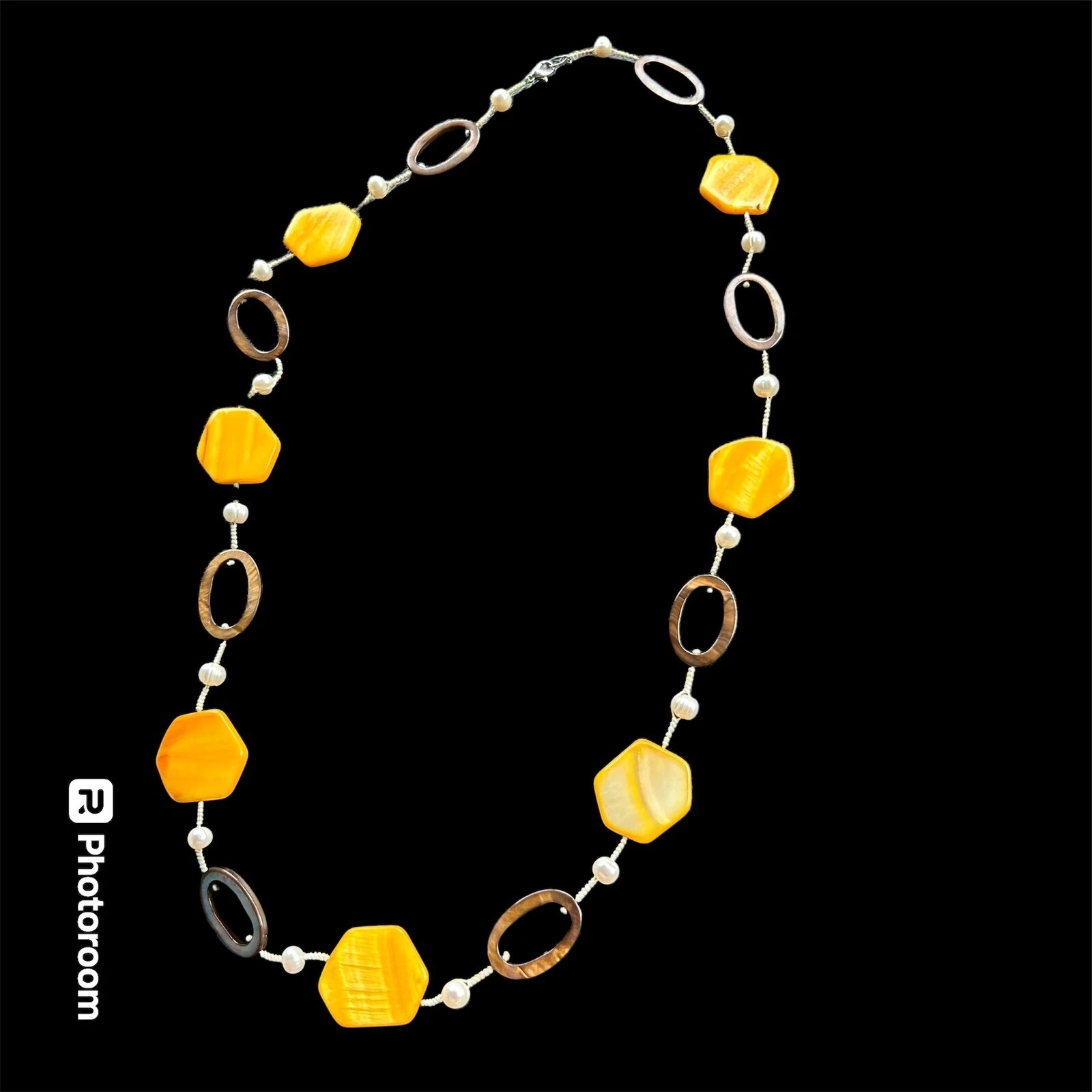 VETEMENTS Collana Premier Designs "Butterscotch" 30 pollici perle d'acqua dolce e conchiglia ritirata