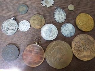 Médaille De Bronze Lot De 13 MÉDAILLES dont 1 monnaie