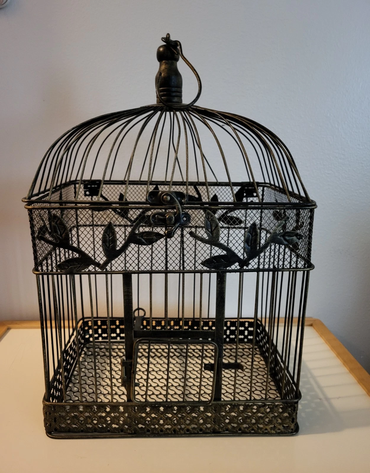 Metal Bird Cage Great For Garden Or Porch Ht 17.25" X 10.5" X 8"
Opens in a new window or tab
