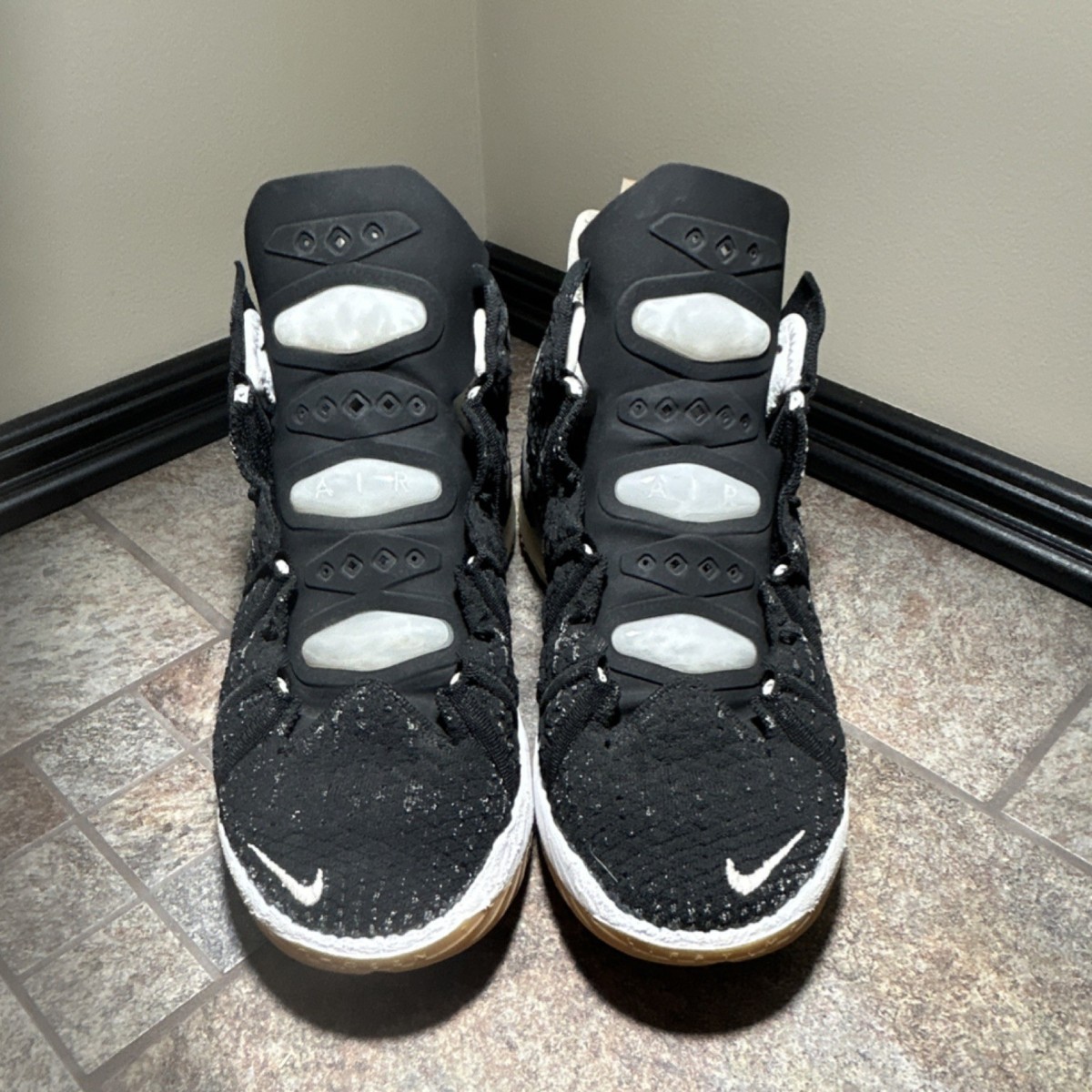Nike Black White Gum Speckled High Top Basketball Sneaker  display picture 2