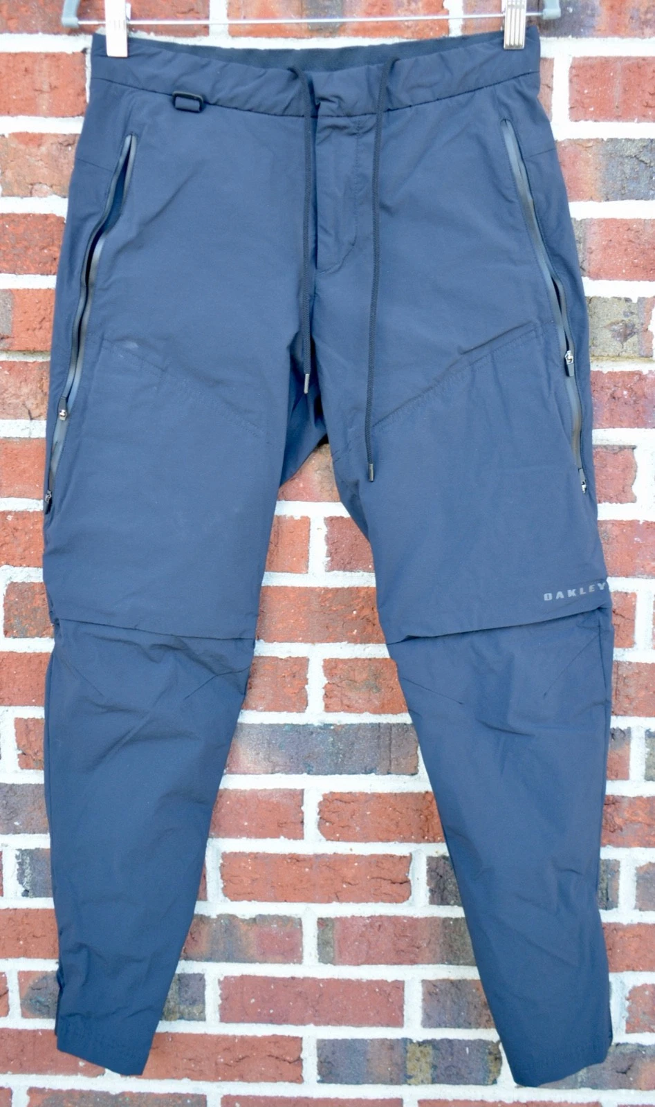 Oakley Men's 30x30 Utility Pants Black Tapered Jogger Ankle Zippers