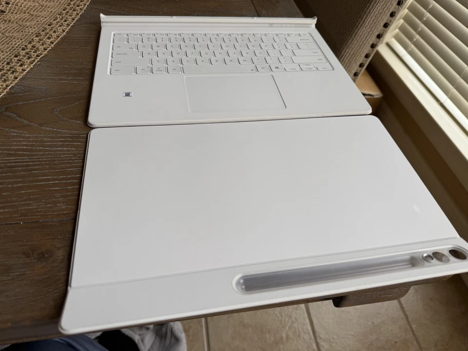 Funda libro teclado Samsung Galaxy Tab S10 Ultra con tecla AI EF-DX925/EF-DX925U Foto 3 de 4