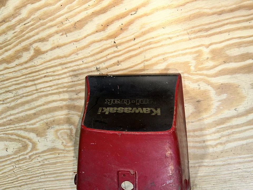 Carenado trasero Kawasaki Uni Trak GPZ550 1982 rojo GPZ 550 Foto 3 de 4