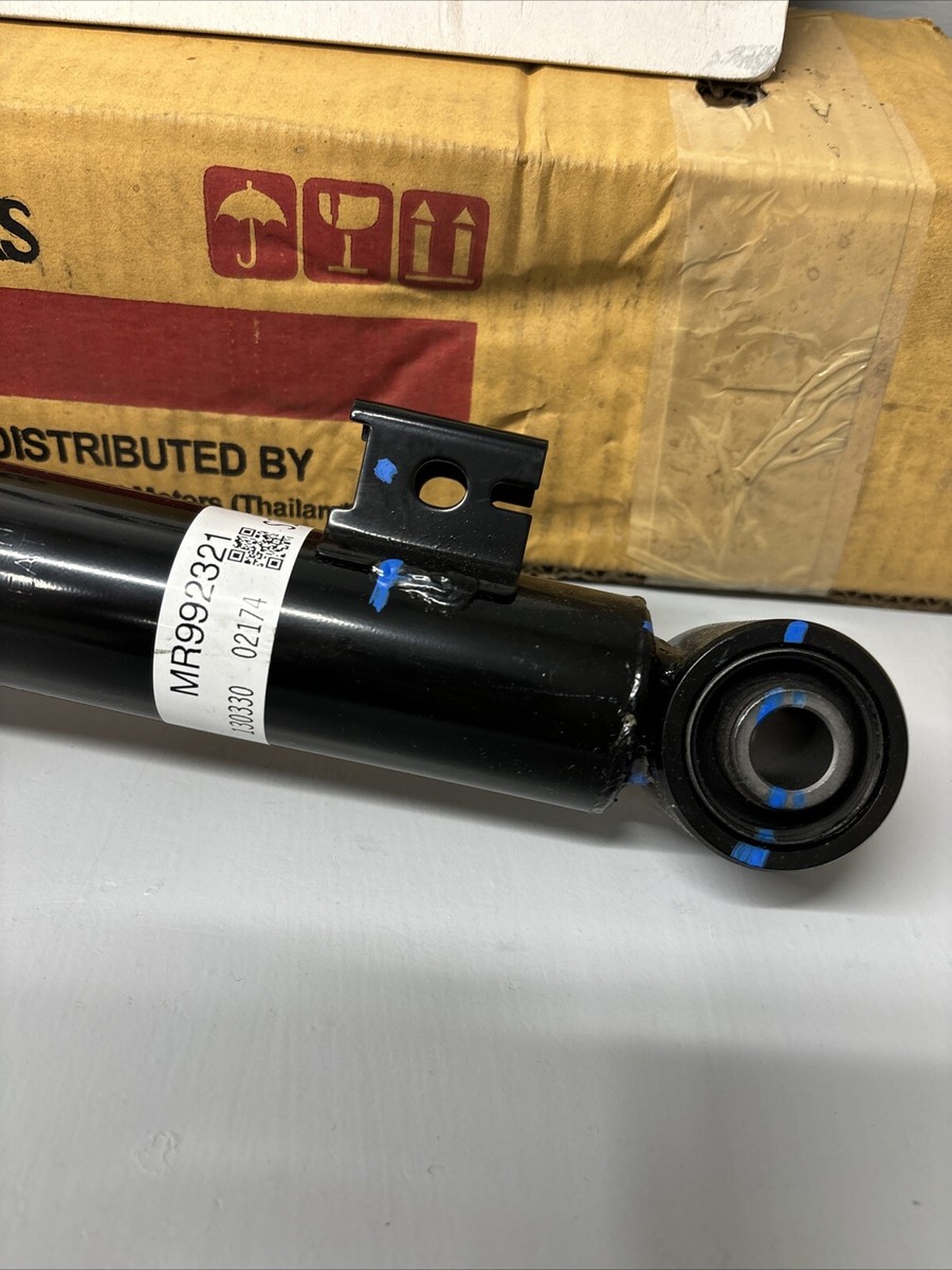 MR992321 Front Shock Absorber RH Mitsubishi L 200 Triton MR992321 Front Shock Absorber RH Mitsubishi L 200 Triton