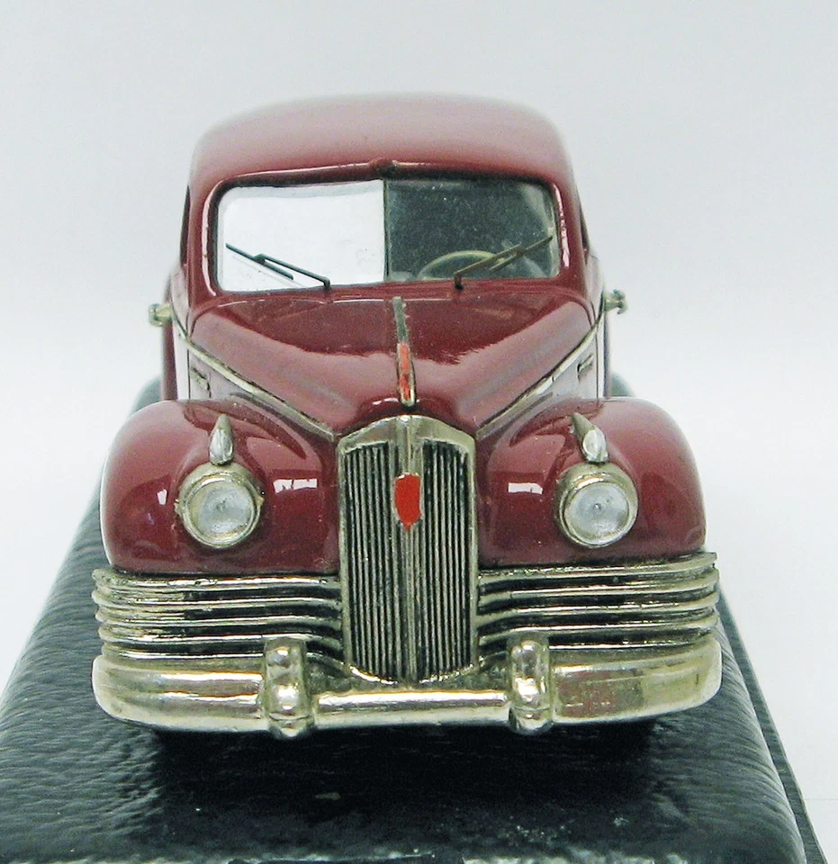 Limusina ZIS-110 1949 de resina hecha a mano granate 1/43 hecha en Rusia casi nueva Foto 3 de 4