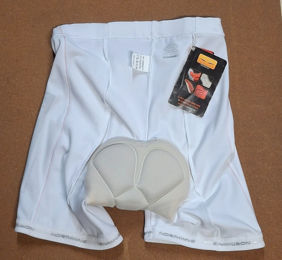 LADIES GIRLS PADDED CYCLING SHORTS NORTHWAVE ICON WOMEN ON WHEELS Size Medium - Image 4 of 4