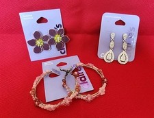 Claire  s NWT lot 3 Pair Of earrings Flowers, Loops, Classy Dangle