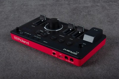 Roland AIRA Compact E-4 Voice Tweaker Vocal Transformer