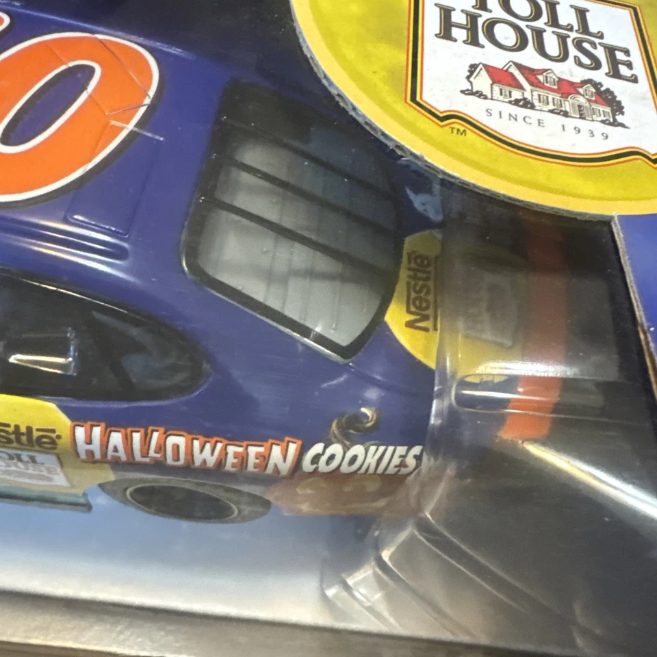 Coche de carreras NASCAR Scott Riggs #10 Halloween Nestlé 1:24 Foto 3 de 4