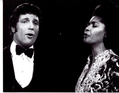 Tom Jones Nancy Wilson 8x10 photo #N6968