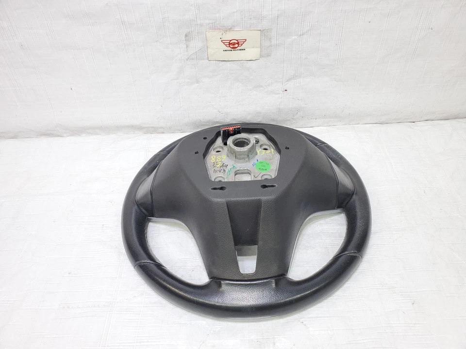 Chevrolet Orlando 2012 volante con interruptor multifunción OEM 95459394 Foto 4 de 4