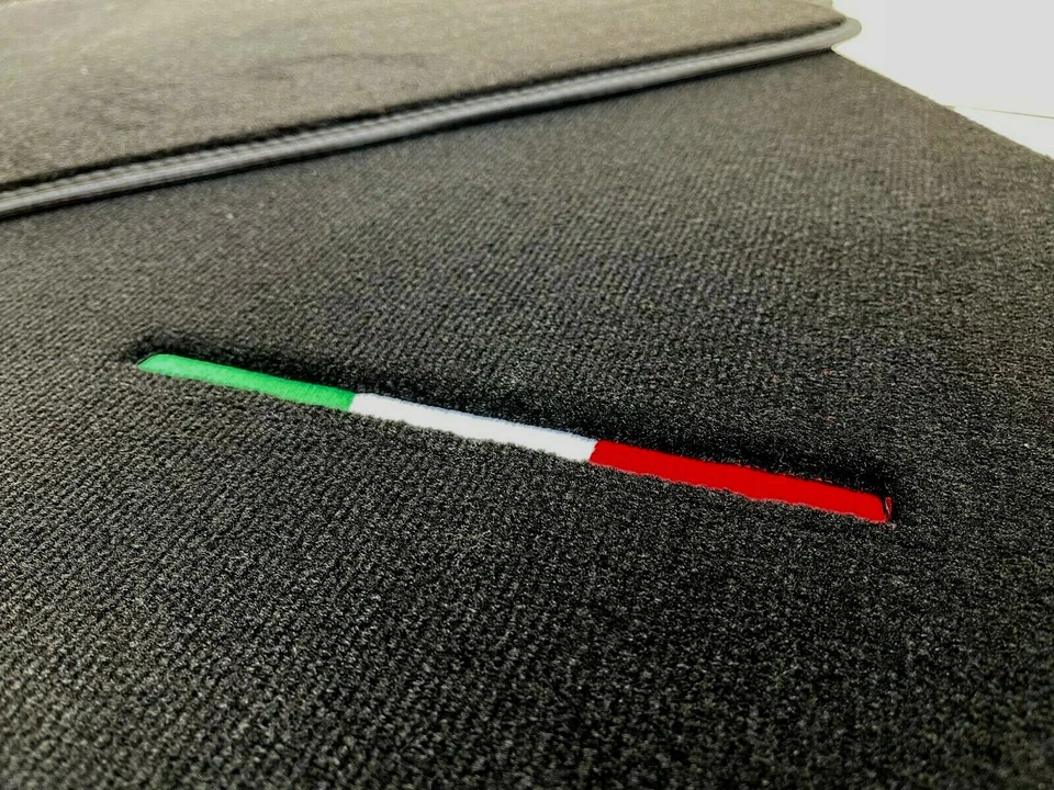 Alfombrillas para Ferrari 488 Spider Pista GTB alfombras negras a medida con Italia Foto 2 de 4