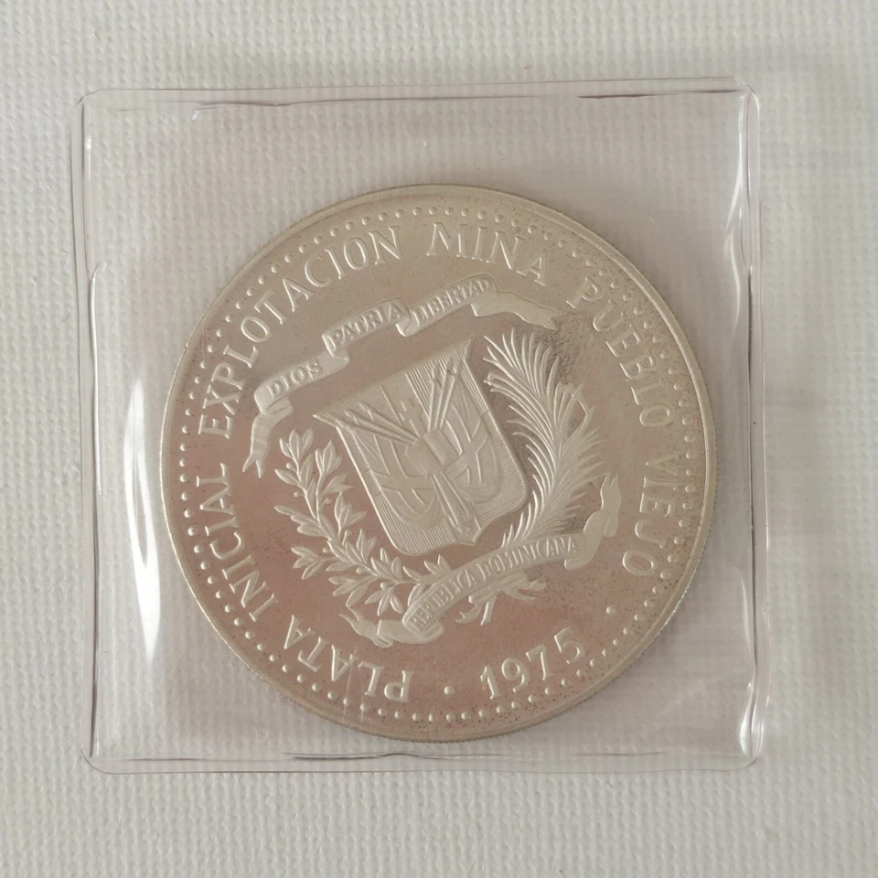 1975 Dominican Republic 10 Pesos 30 Gramos Arte Taino Silver Coin - Image 2 of 2