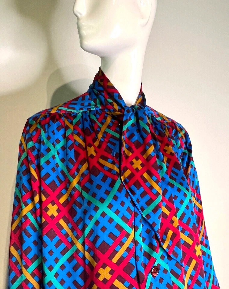 Blusa F/W 1985 Yves Saint Laurent Rive Gauche seda satinado talla 38, de colección años 80 Foto 2 de 4