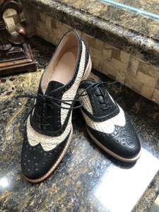 stuart weitzman women's oxfords