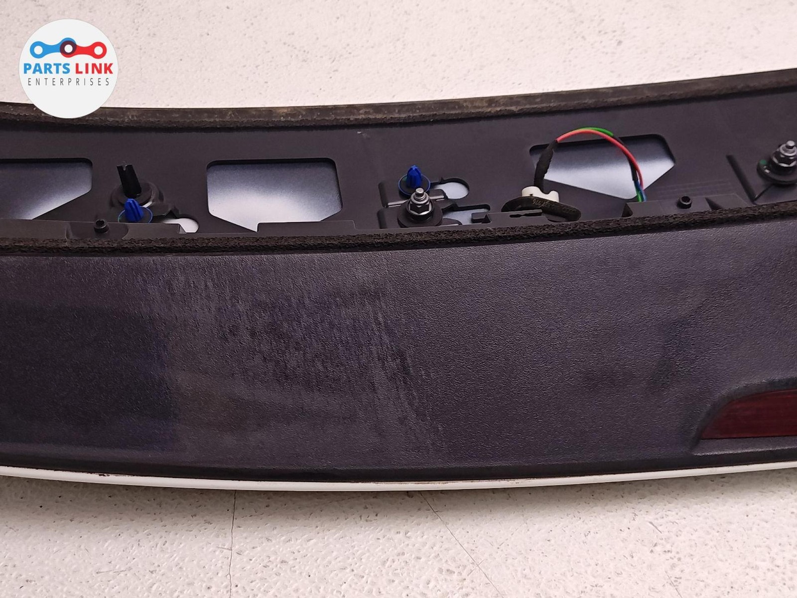2016-20 BENTLEY BENTAYGA REAR SPOILER TRUNK LIFTGATE WING BRAKE LIGHT WHITE 636