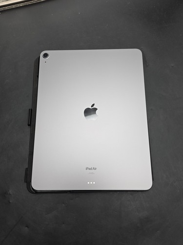 USADO Apple iPad Air 13" • 128 GB • M2 • Solo Wi-Fi • MV273LL/A • Gris espacial - Imagen 7 de 7