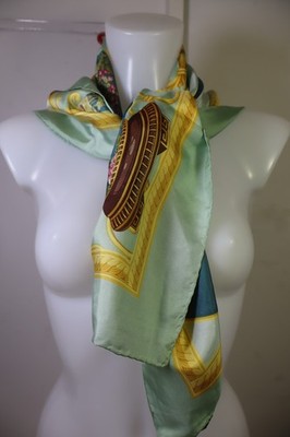 VALENTINO 100% Seide Seidenkrawatte Schal Foulard Made in Italy Vintage Casual