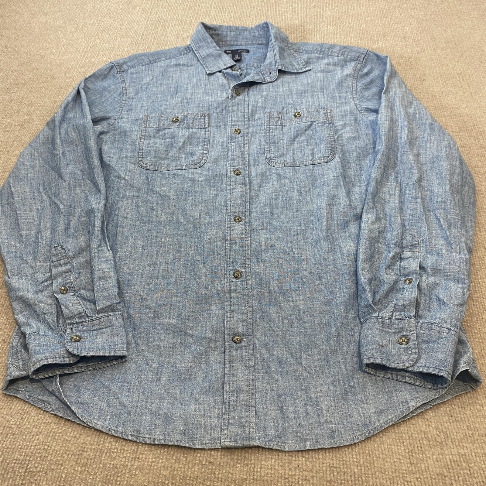 Gap Shirt Mens Medium Blue Chambray Classic Fit Long Sleeve Button Front Casual