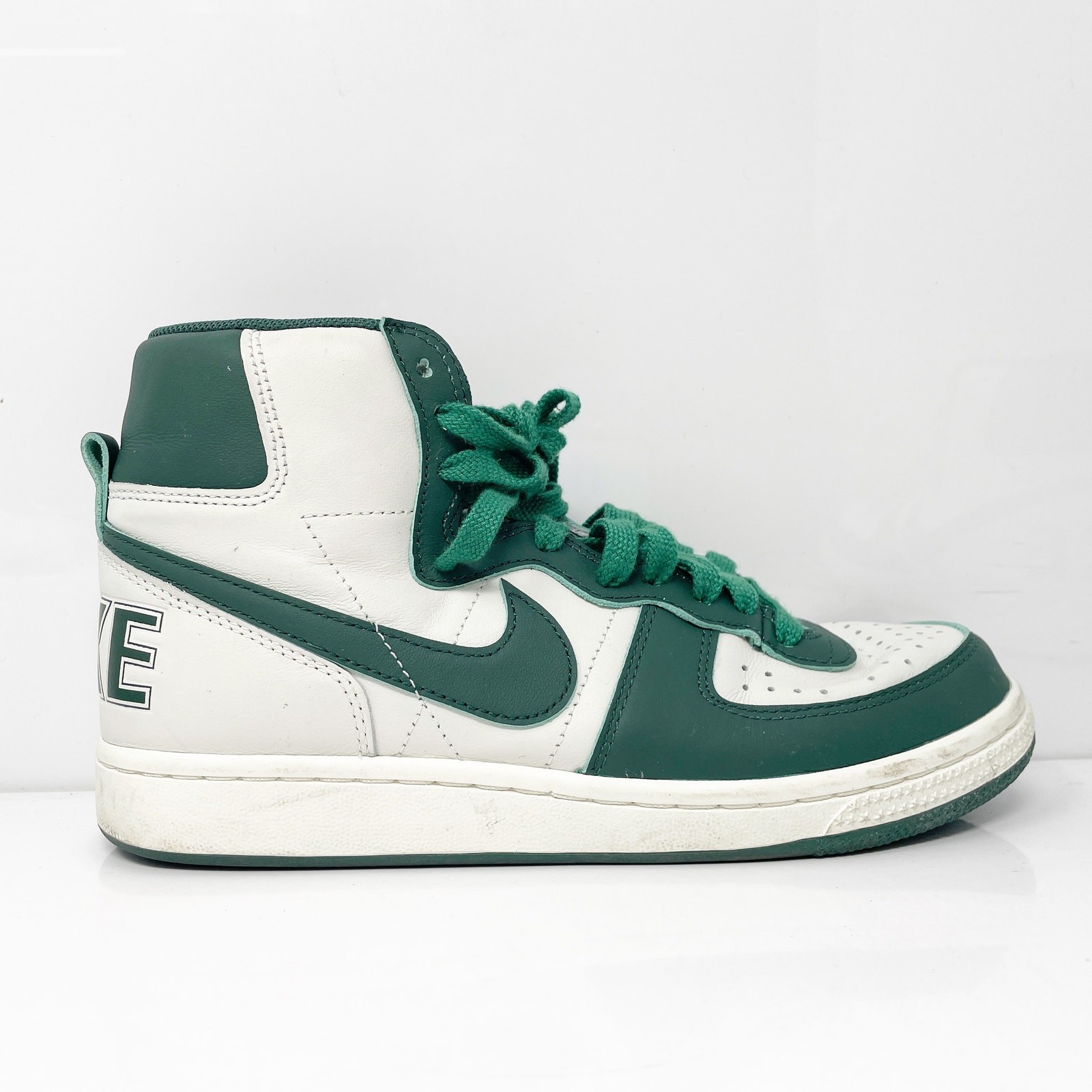 Sneakers Size 6