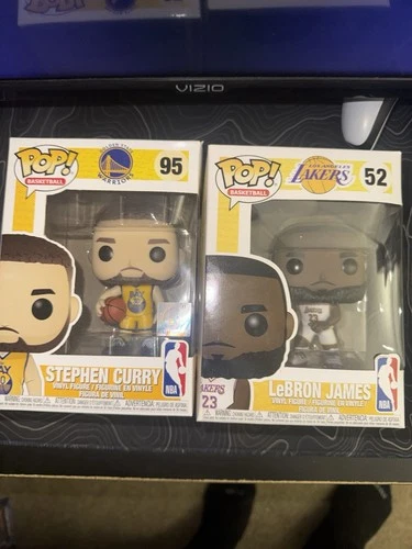 Funko Pop NBA LeBron James and Stephen Curry
