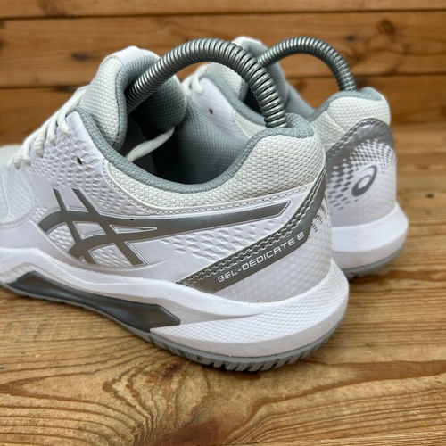 Scarpe da tennis Asics Trainers donna UK 5,5 Gel Dedicate 8 bianco argento multicourt - Foto 10 di 13