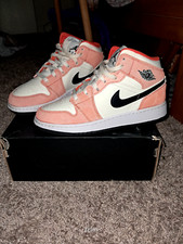 靴 AIRJORDAN 1 Mid Strawberries And Cream ☆ナイキ☆ WMNS AIR JORDAN 1 Mid Strawberries And Cream (Nike