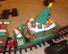 New Bright Holiday Express Bears TREE TOP TENDER Dillards train sound bw VIDEO
