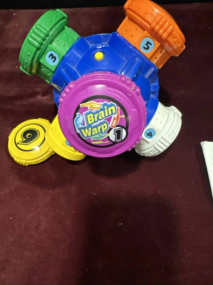 Tiger Electronic Black Brain Warp 1996 Handheld Electronic Game - 69998-2 - Image 4 of 4