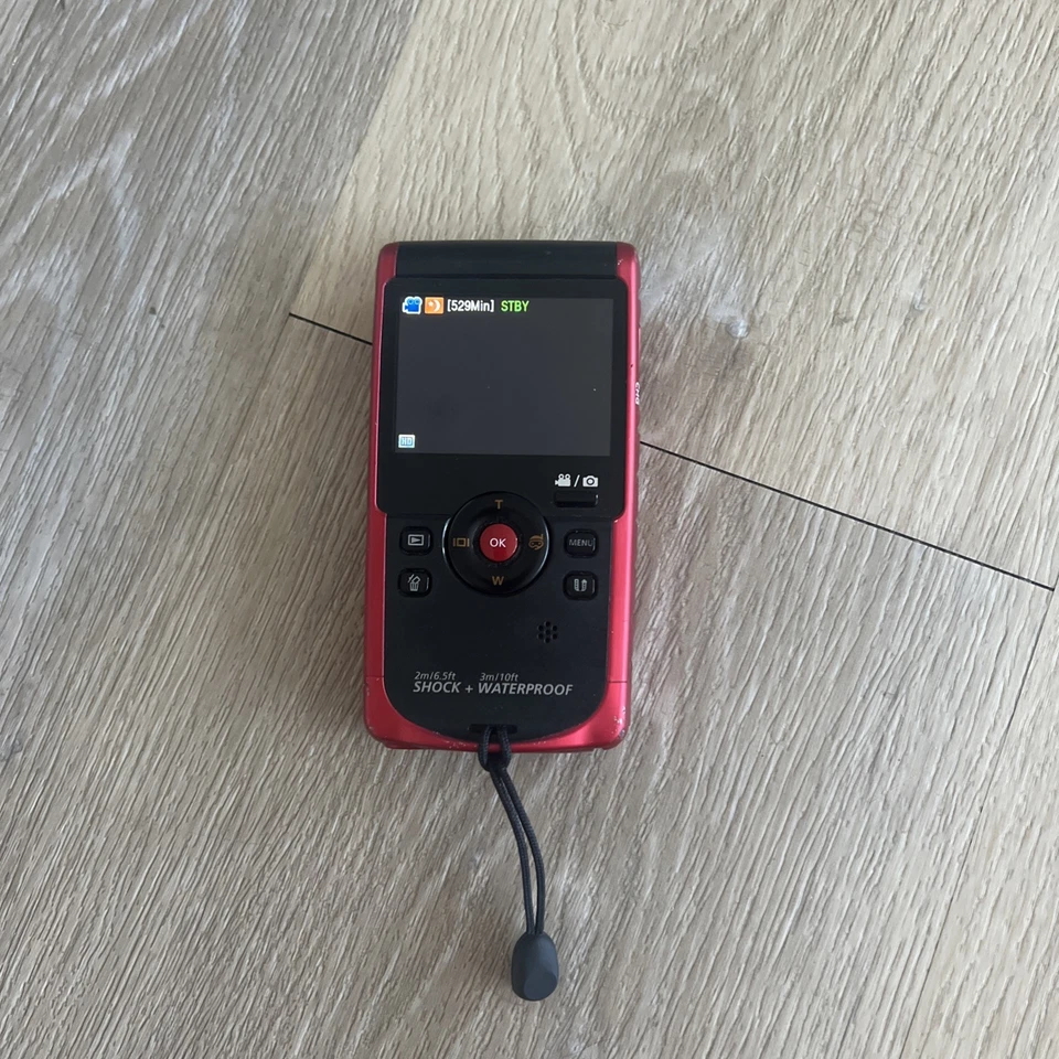 Videocámara de bolsillo Samsung HMX-W200 roja negra Full HD impermeable con SD de 32 GB Foto 2 de 4