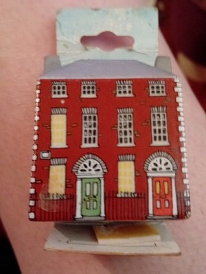 Wade Whimsies (84/87) Bally-Whim.The Dentist's House.Ireland Mde brilliant C/d