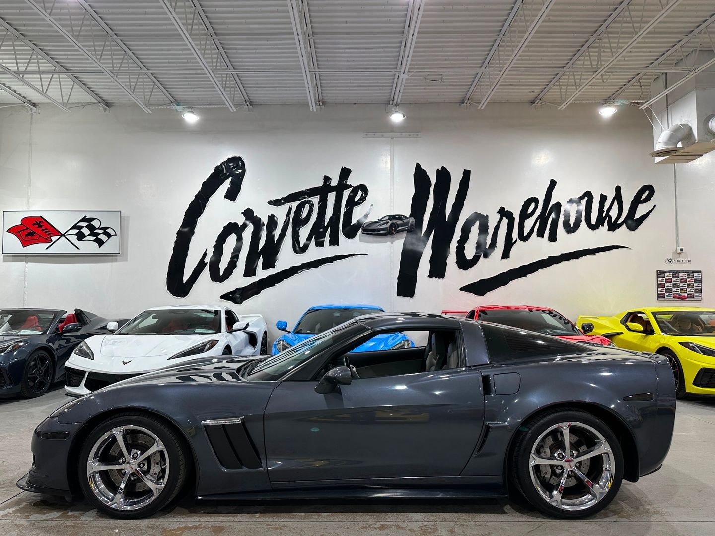 2013 [57U] Cyber Gray Metallic Chevrolet Corvette   | C6 Corvette Photo 2