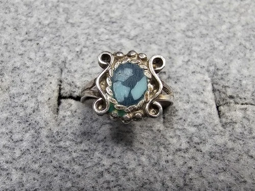 GRANDMA GRABE'S BEAUTIFUL VINTAGE STERLING SILVER TURQUOISE 1.2G RING SIZE 2.5