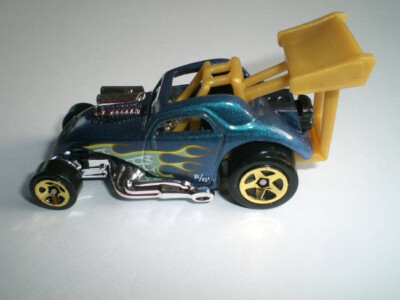 2022 Hot Wheels Fiat 500 C  in 1/64 # HFV90 HW