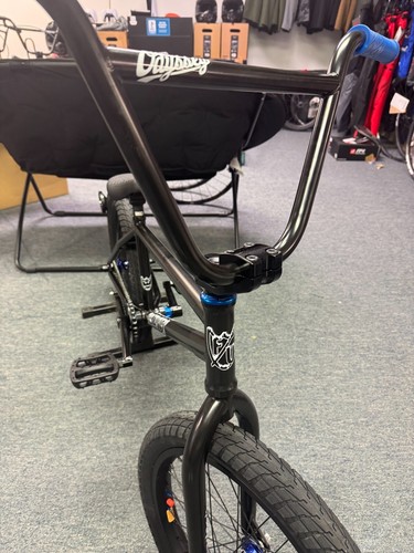 S&M TALLBOY V2 Complete Bike - Custom with Profile Cat Eye Hubs - Odyssey - BMX - Picture 8 of 12