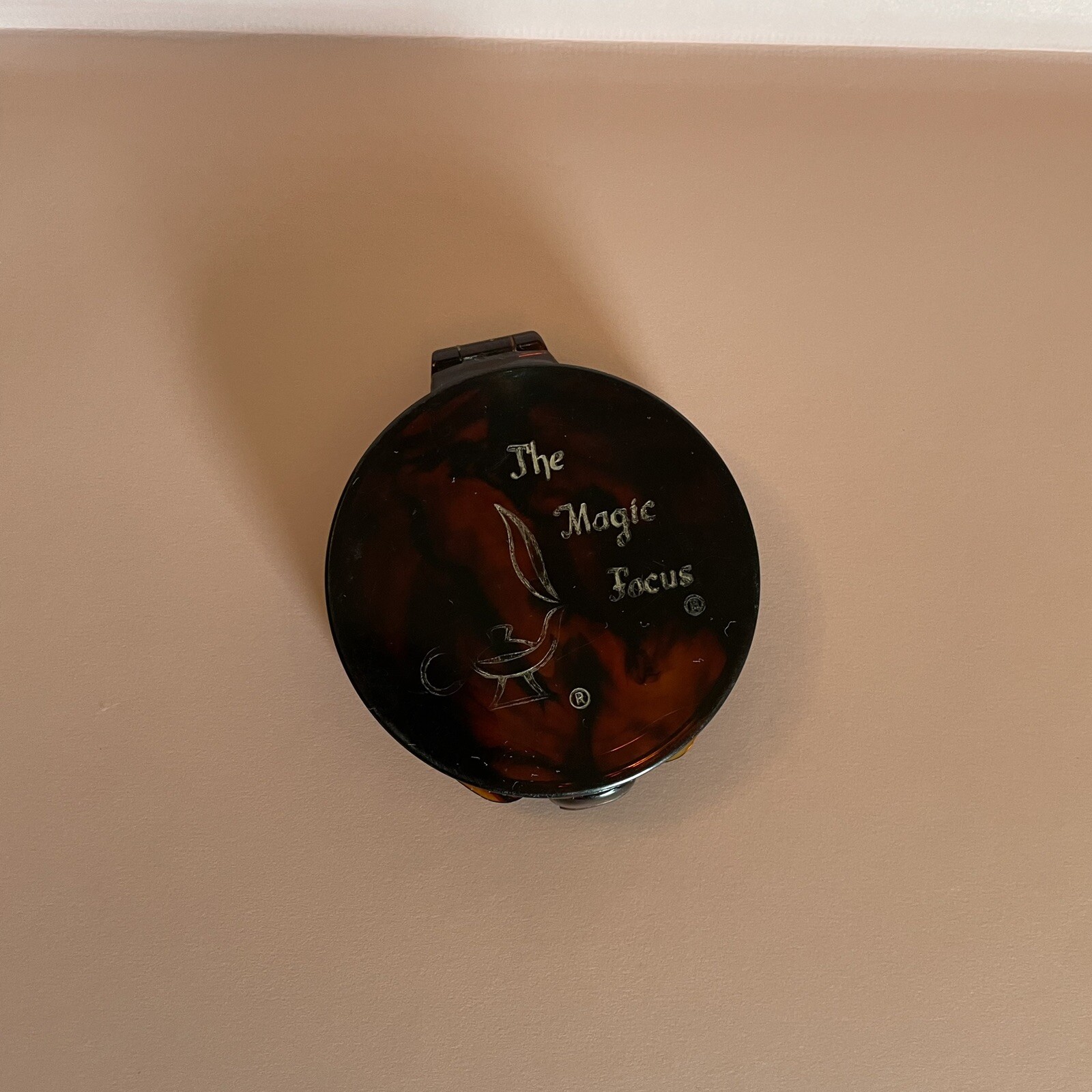 Vintage 70s Big Eyes Magic Focus Magnifying Mirror Compact Purse Size