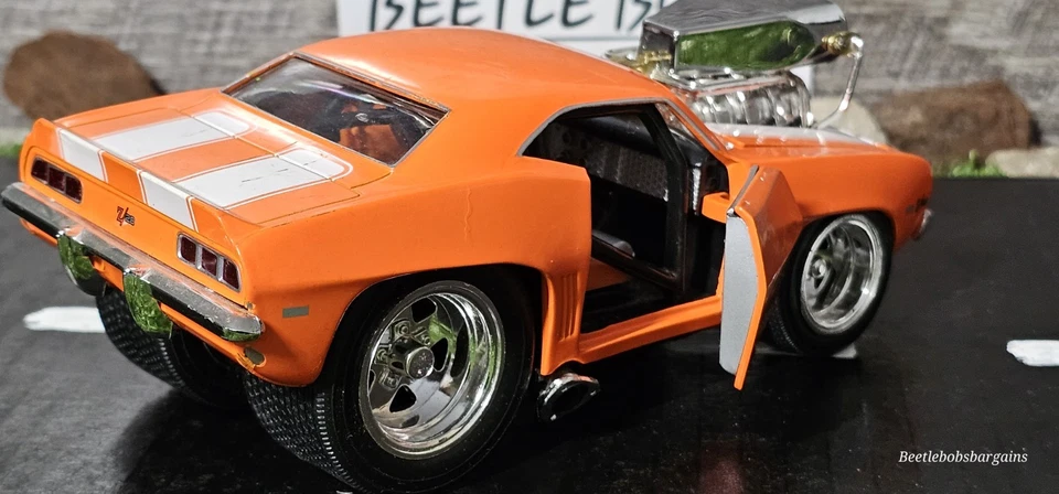 Vntg Muscle Machines 1969 Chevrolet Camaro Z28 1:24 Scale Diecast Car NO BOX - Image 4 of 4