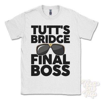 TUTT'S BRIDGE FINAL BOSS T-SHIRT lustiges Weihnachtsgeschenk West Wellow Hampshire England
